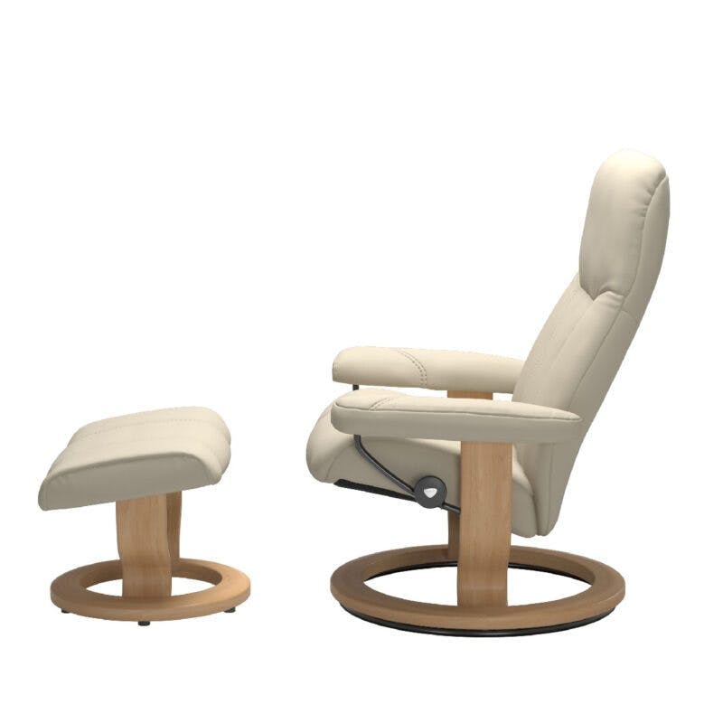 Stressless Consul Classic Sessel mit Lederbezug Batick Cream und Gestell in Holzfarbe Eiche – Seitenansicht