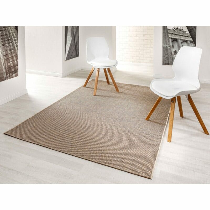Astra „Rho“ Teppich im Design 190 mit der Farbe Braun im Milieu.