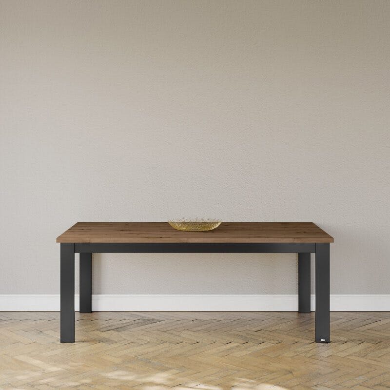 set one by Musterring Type 63 Esstisch mit einer Tischplatte in Eiche Artisan und einem Tischgestell in Grau Anthrazit - Wohnbeispiel