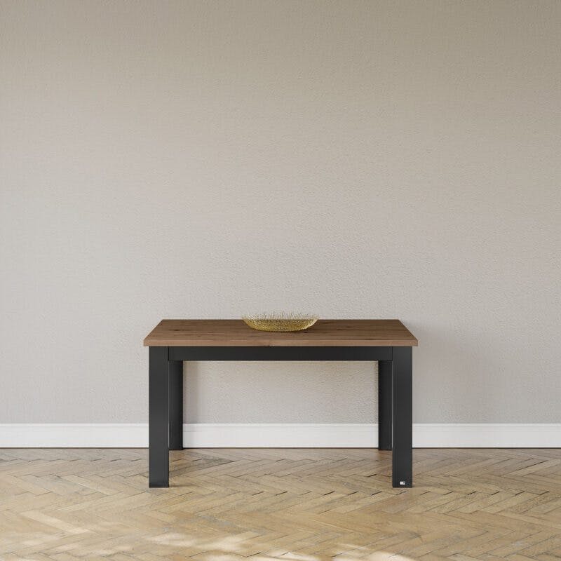 set one by Musterring Type 67 Esstisch mit einer Tischplatte in Eiche Artisan und einem Tischgestell in Grau Anthrazit - Wohnbeispiel