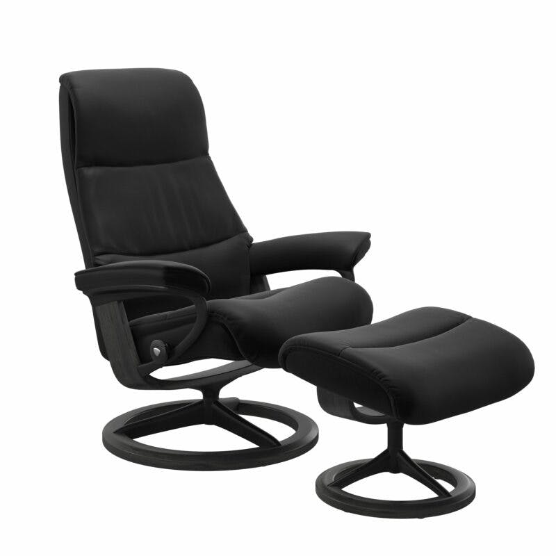 Stressless View Sessel mit Hocker und Lederbezug Paloma Black mit Signature Untergestell Mattschwarz – Holzfarbe Grau
