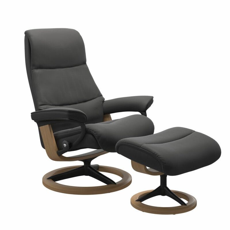 Stressless View Sessel mit Hocker und Lederbezug Paloma Rock mit Signature Untergestell Mattschwarz – Holzfarbe Eiche