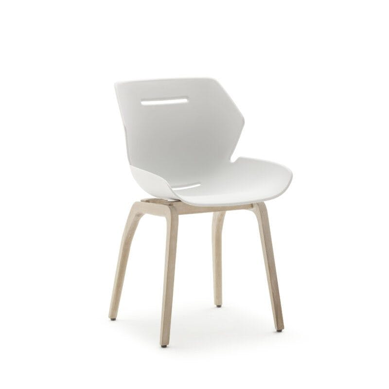Raum.Freunde Tooon Stuhl mit Kunststoffschale in Weiß und 4-Fuß-Gestell in Eiche.