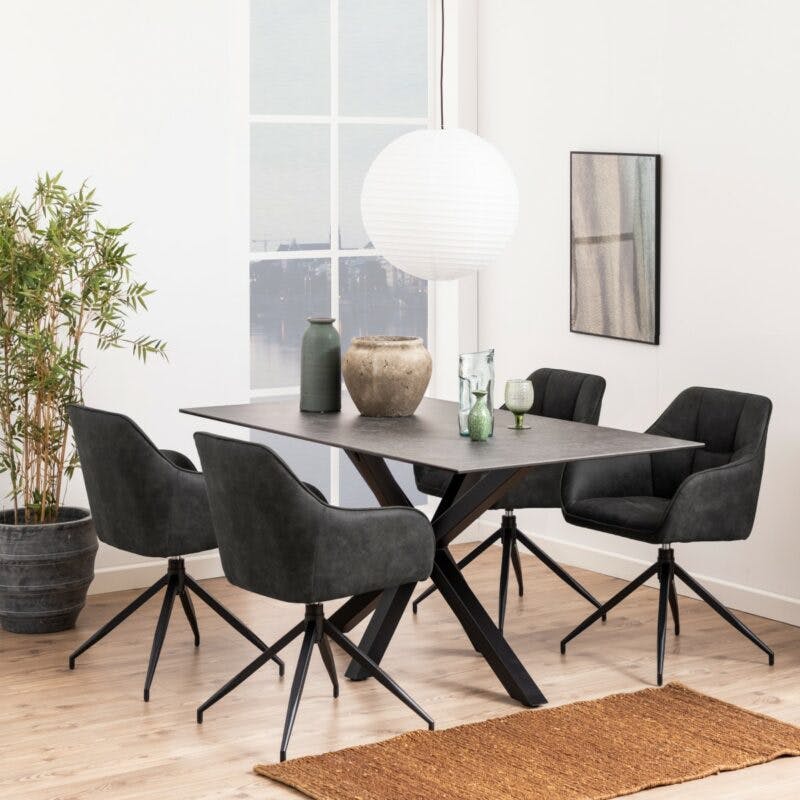 Trendstore Anabel Esstisch mit einer Tischplatte aus Keramik in schwarz mit einer Breite von ca. 160 cm - Wohnbeispiel