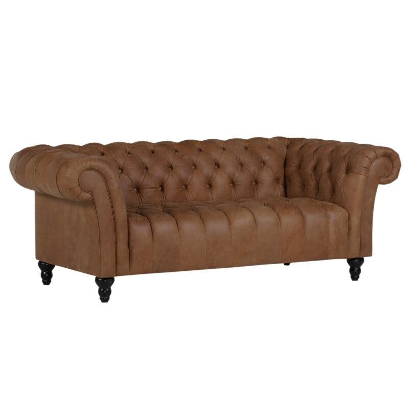 Trendstore Garvin 3-Sitzer-Sofa mit Bezug in Anilinleder Braun und Antik-Füße Schwarz.