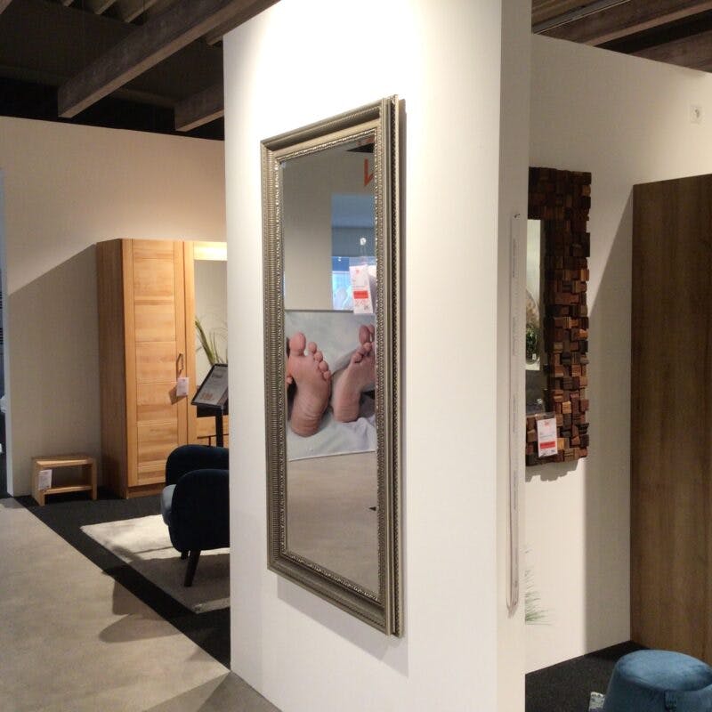 Spiegel mit Holzstab und Stein - ein lizenzfreies Stock Foto von Photocase