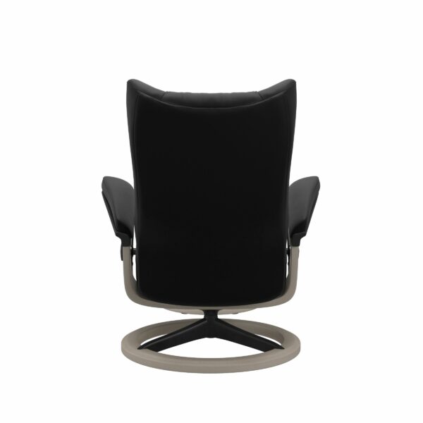 Stressless Wing Sessel mit Hocker in Leder Paloma Black - Gestell Whitewash und schwarzes Metall, von hinten