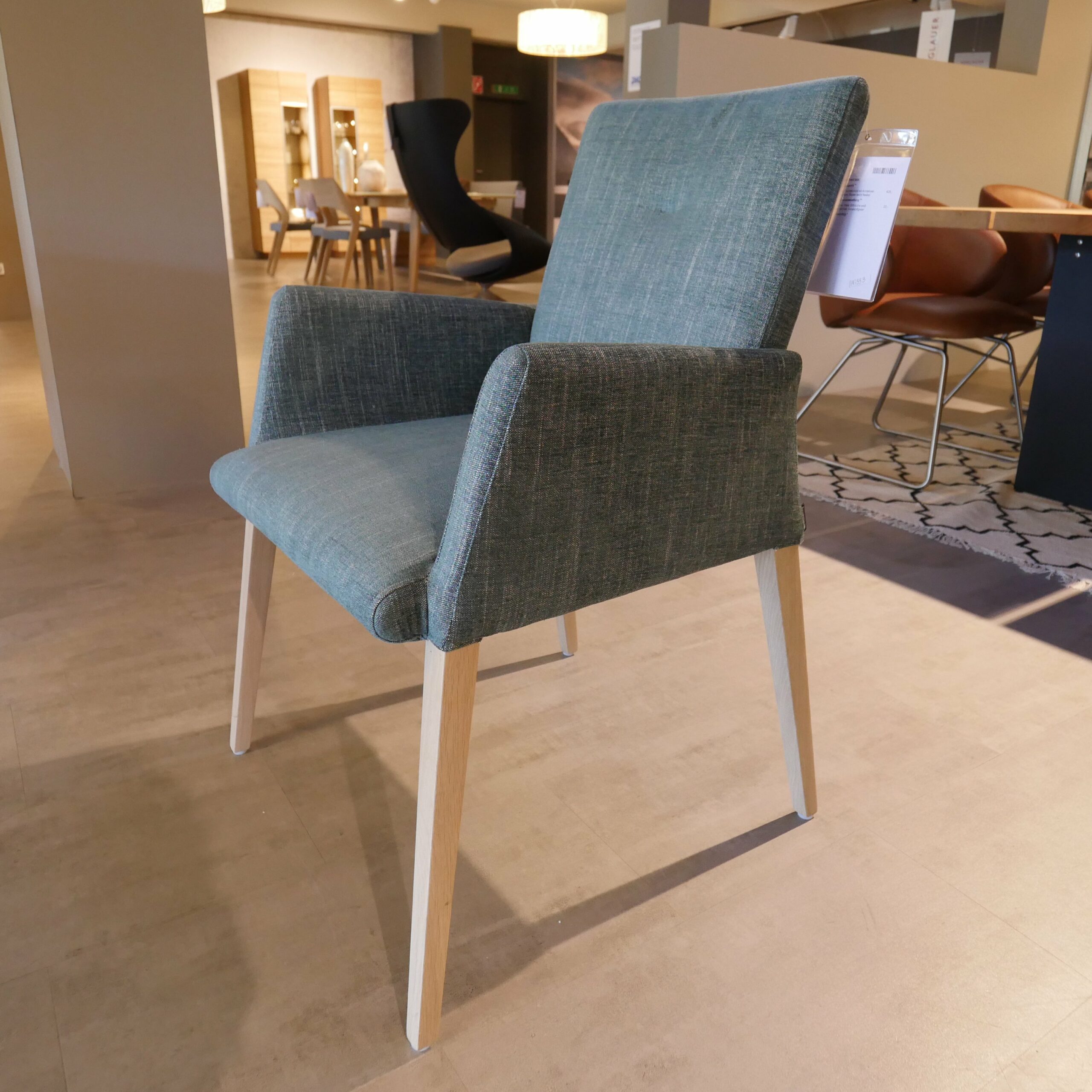 Musterring Piazza 8 Stühle - Stuhl mit Armlehnen, Bezug aus Textilgewebe grau-weiß