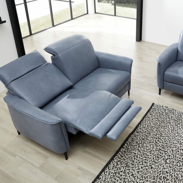 Akador Bolivien Sofa 2,5-Sitzer groß in Leder dunkelblau - TV Funktion links