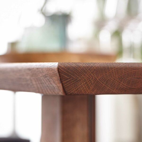 Styles United Esstisch Clifton mit U-Holzgestell Detailansicht Tischplatte