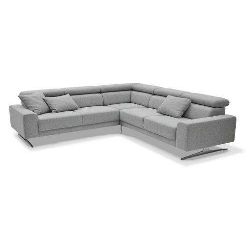 Musterring 4510 Sofa mit Bezug in Light Grey in frontaler Ansicht.
