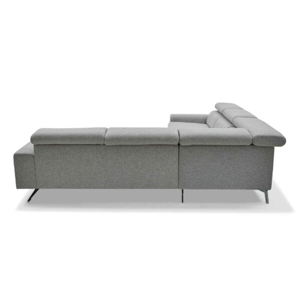 Musterring 4510 Sofa mit Bezug in Light Grey zeigt Rückseite.