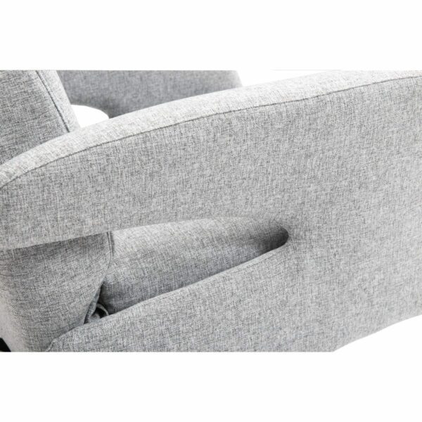 Relax Kilian Ralaxsessel mit grauem Textilbezug in Detailansicht der Armlehne.