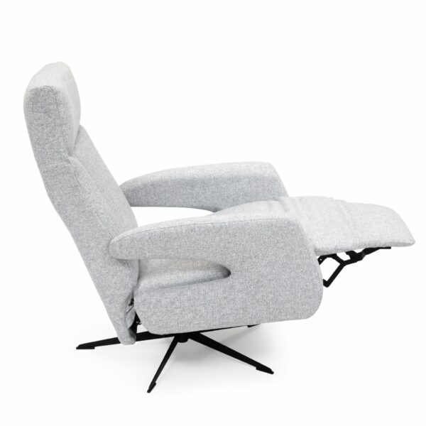 Relax Kilian Relaxsessel in Textilbezug Oakland light grey mit manueller Funktion.