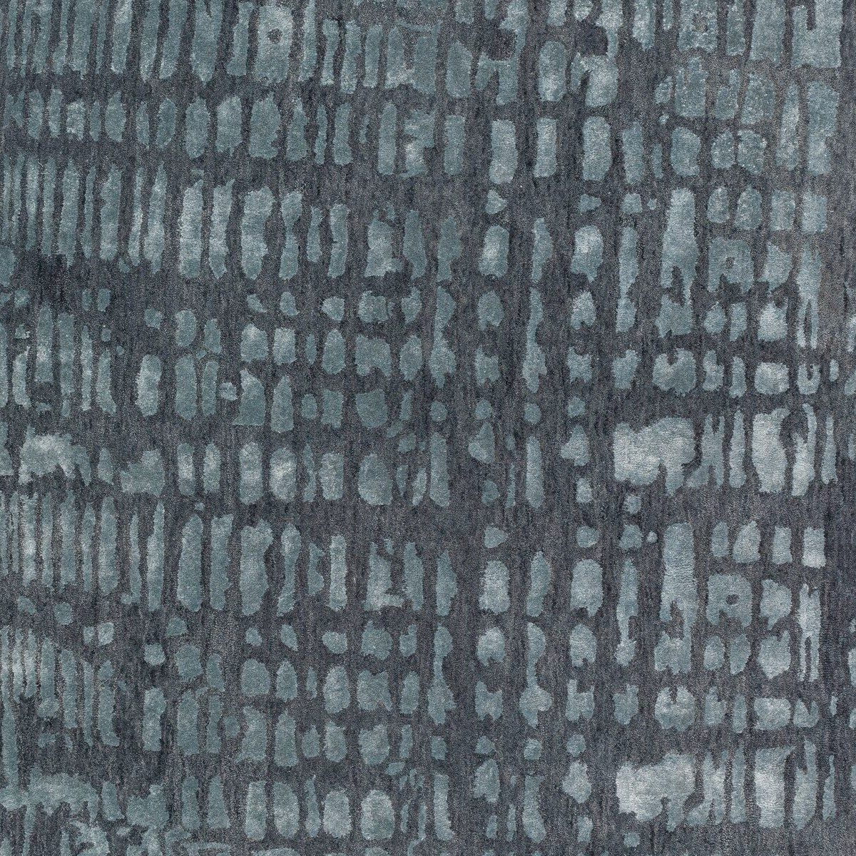 JOOP! Croco Teppich mit Muster in Grau in Detailansicht.