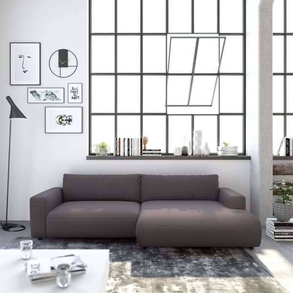 Gallery M branded by Musterring Lucia Sofa in Bezug Clean mocca als Wohnbeispiel