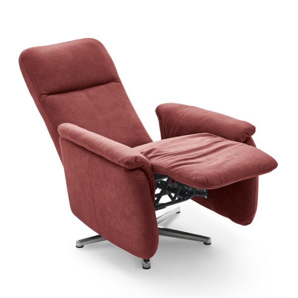 Calizza Interiors Olivin Relaxsessel in Bulus 18 Red in Relaxposition.