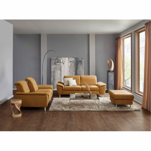 Calizza Interiors Jade Hocker mit Stauraum mit Bezug Flachgewebe Eco-Soil 23 mais – Wohnbeispiel