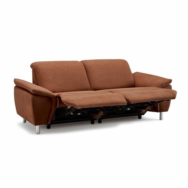 Calizza Interiors Nell Sofa mit Bezug Flachgewebe Eco-Soil 96 haselnuss – Relaxfunktion