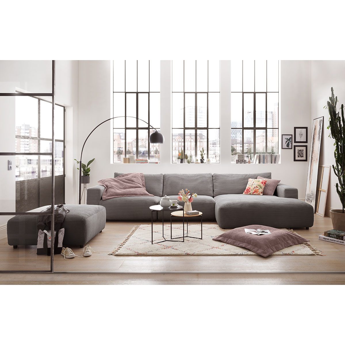 Gallery M branded Musterring Cord 3,5 Sitzer Sofa Lucia by